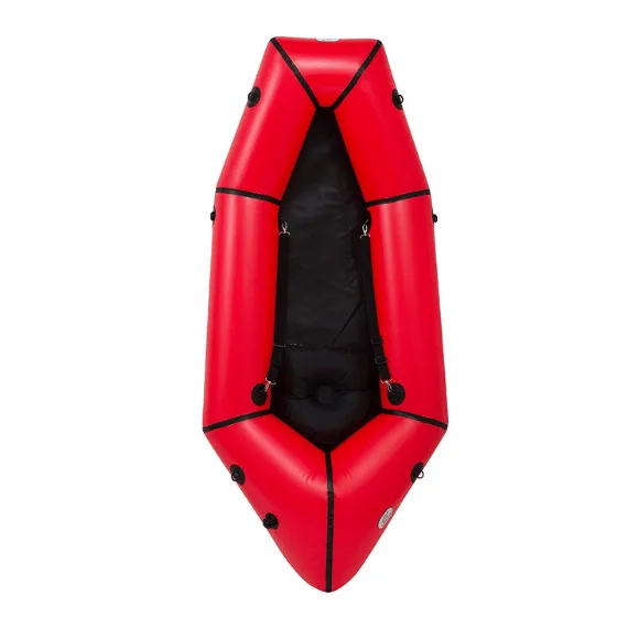 Packraft rouge Pinpack Amundsen avec siège noir, vu de dessus. Photo : PINPACK / packrafting.pl.